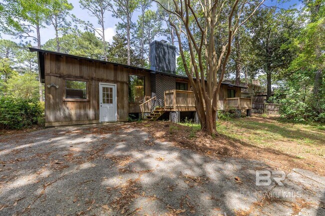 Building Photo - 607 Spanish Main