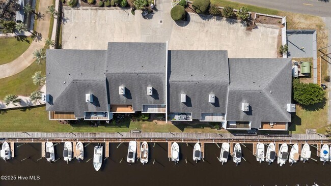 Building Photo - 202 Lewis Dr