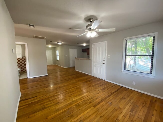 Building Photo - SEPTEMBER  HALF OFF First Month Rent