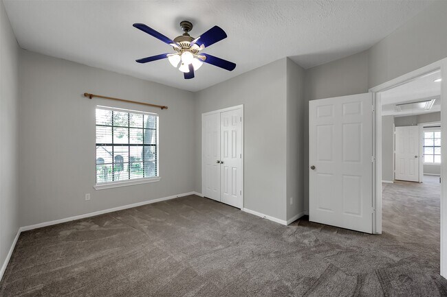Building Photo - 55 E Amberglow Cir