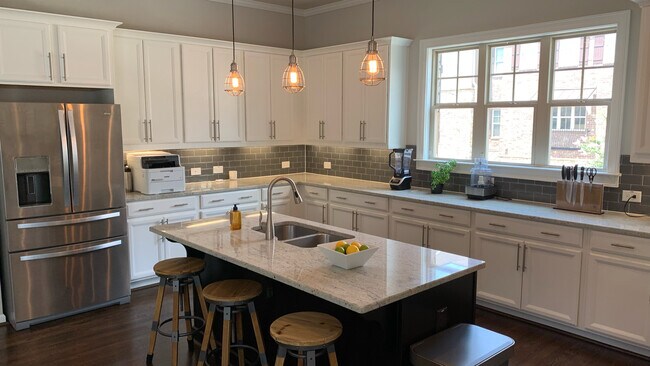 Building Photo - 955 Opelousas Way