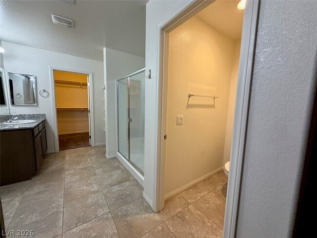 Building Photo - 5844 Middle Rock St