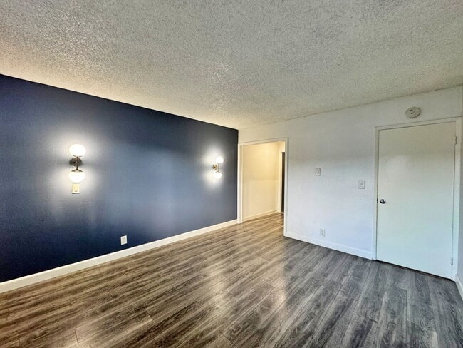 Building Photo - 5500 Ackerfield Ave