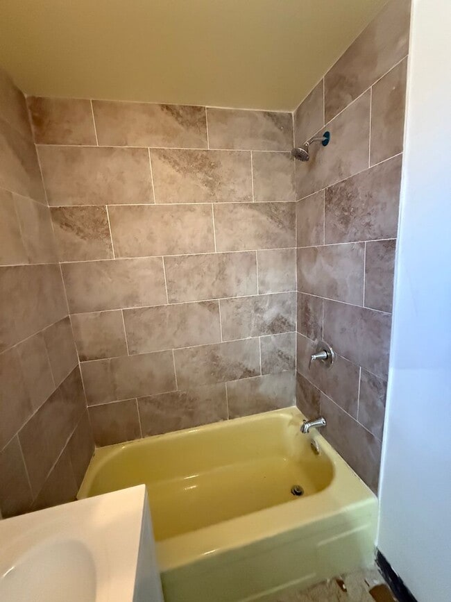 Building Photo - Cute two bedroom in Frankford section of P...