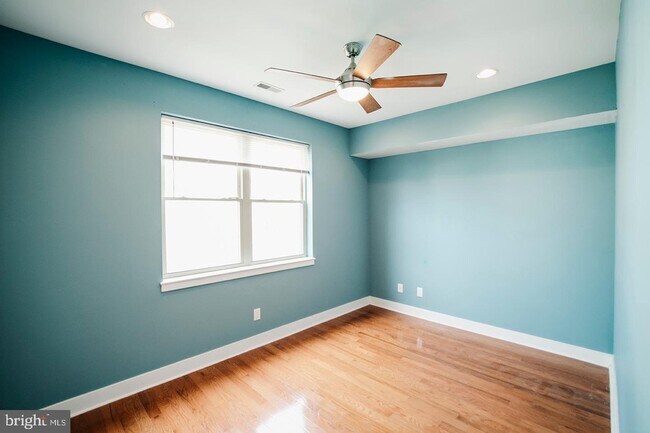 Building Photo - 1727 Annin St