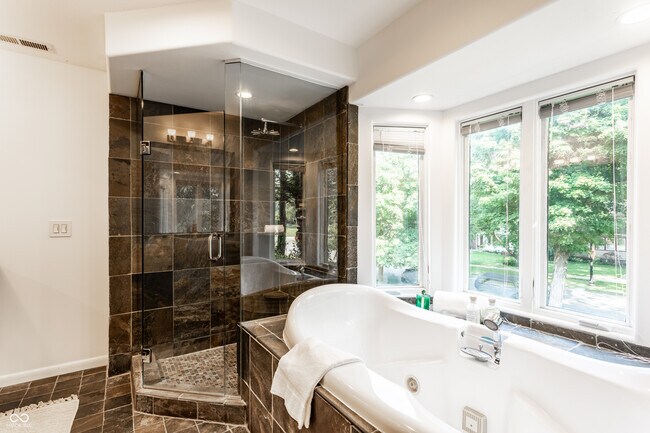 Building Photo - 5758 Wildwood Ave