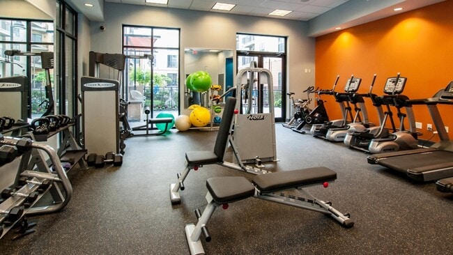 Building Photo - 2000 2nd Ave S