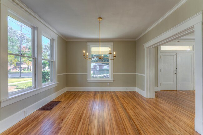 Building Photo - 1270 Peach Ave