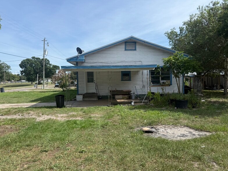 Building Photo - 719 N Lee Ave