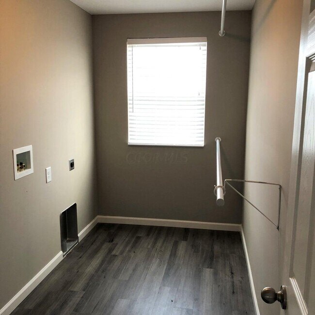 Building Photo - 1417 Hoovler Way