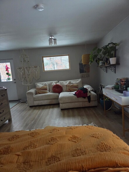 Space shown with furnishings - 831 S French Ave