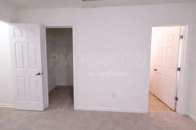 Building Photo - 12154 Alexandra Dr