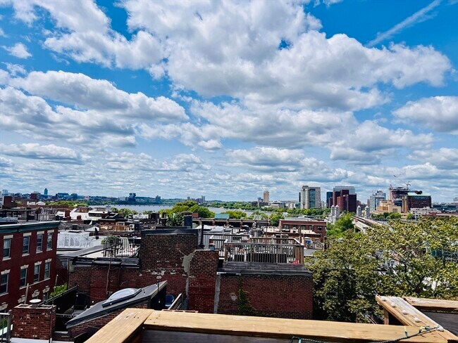 Building Photo - 59 Phillips St