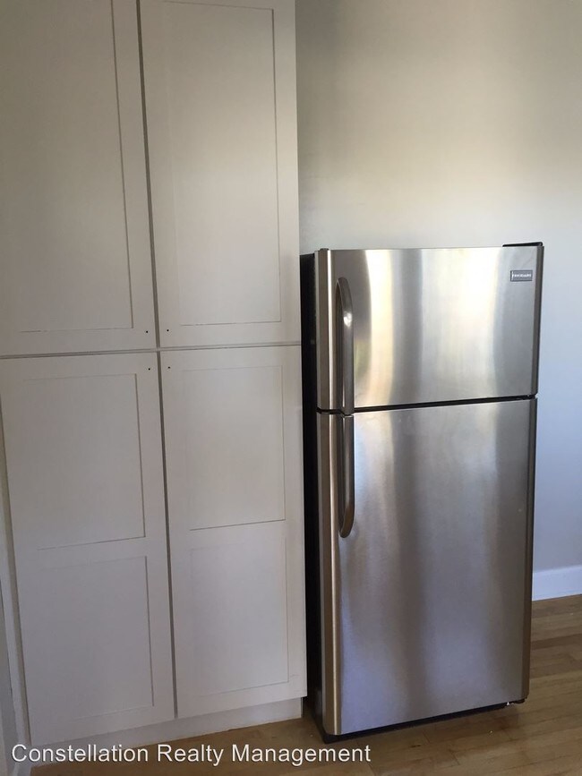 Building Photo - 2131 Albatross St