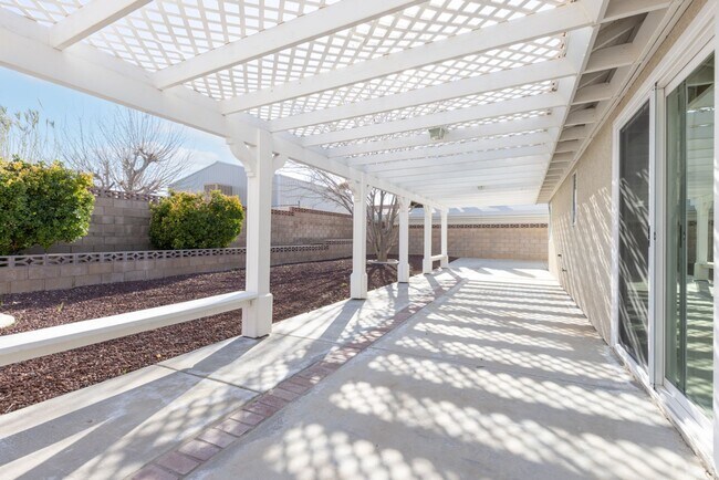 Building Photo - West Lancaster4 bedroom + bonus room