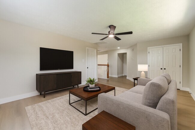 Building Photo - 5512 Canyon Bluff Ln