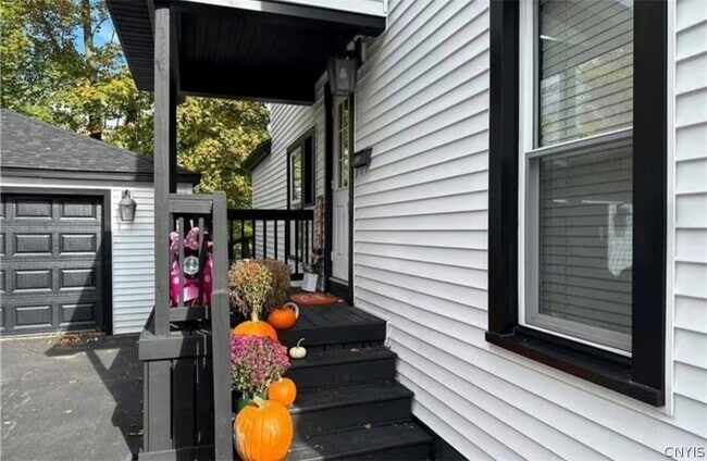 Building Photo - 26 Paris Rd