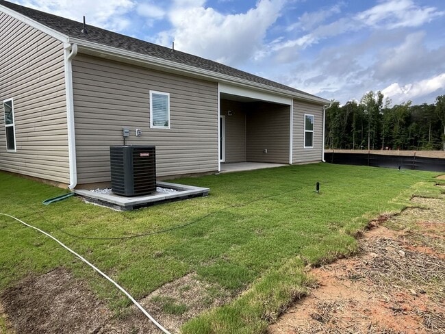 Building Photo - Brand New 3 Bedroom Ranch in East Charlotte