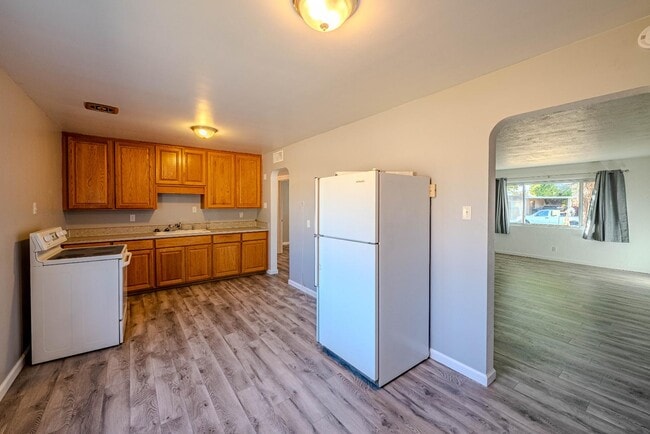 Building Photo - 1321 Delamar Ave NW