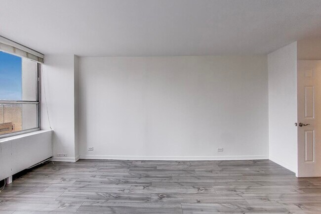 Building Photo - 655 W Irving Park Rd