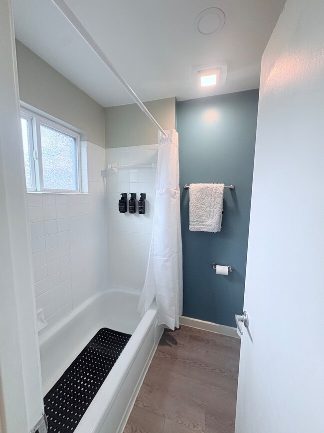 Building Photo - 6705 Great Northern Blvd