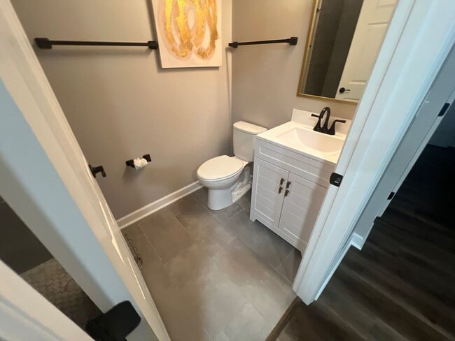 Building Photo - Beautiful 1 Bed, 1 Bath Located in Historic Germantown w/ Flexible Lease Terms!