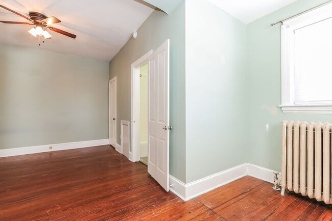 Building Photo - 1003 W Main St