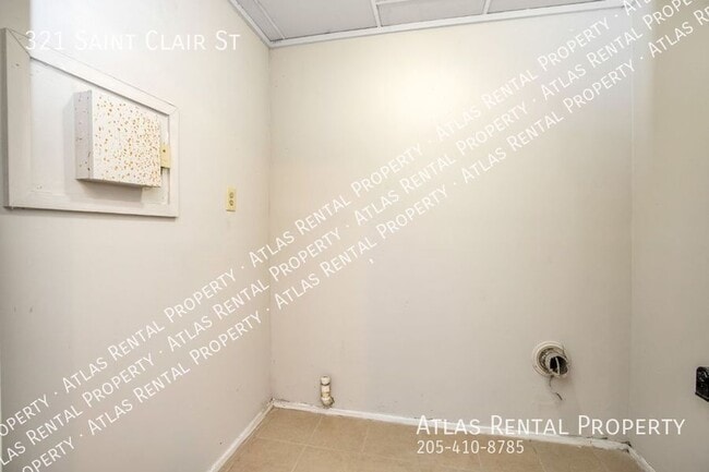 Building Photo - 321 St Clair St