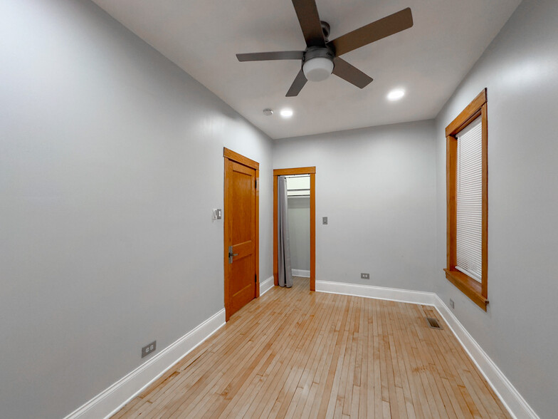 Building Photo - 4322 W Kamerling Ave