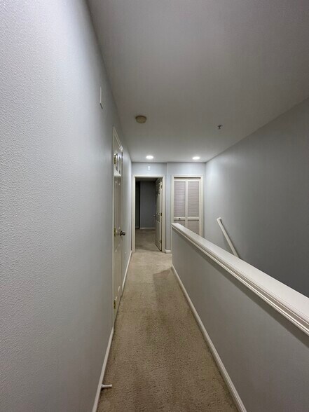 Building Photo - 9205 122nd Ct NE