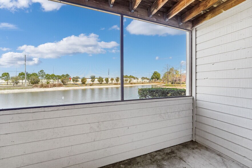 Building Photo - 1400 Gandy Blvd N