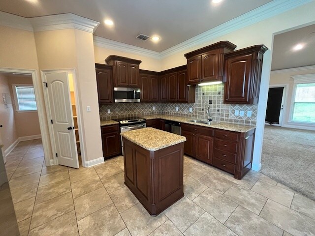 Building Photo - 811 Applewood Trl