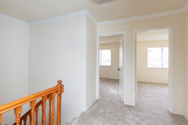 Building Photo - 3 bed, 2 bth, TOWNHOME in RANCHO BERNARDO