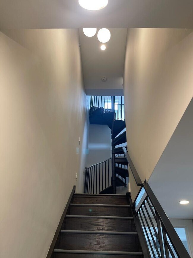 Building Photo - 1209 S 26th St