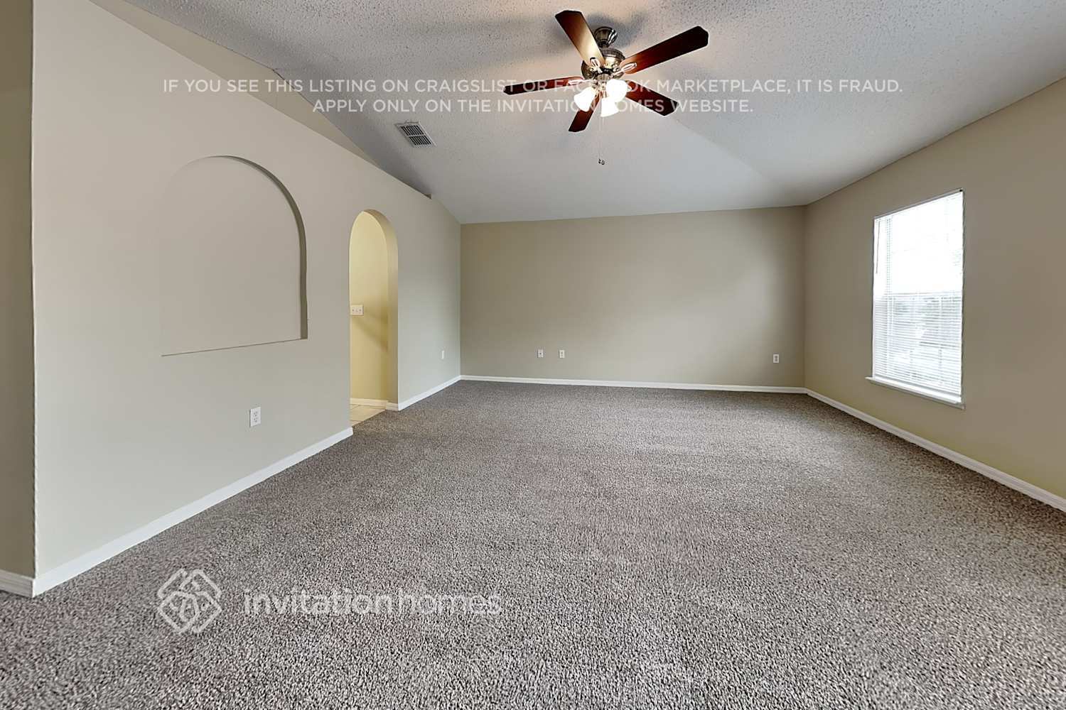 Building Photo - 1701 Alhambra Crest Dr