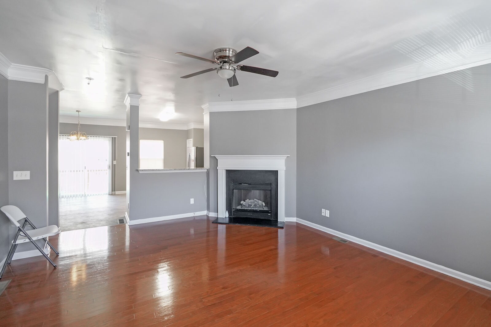 Building Photo - 2217 Landing Walk Dr