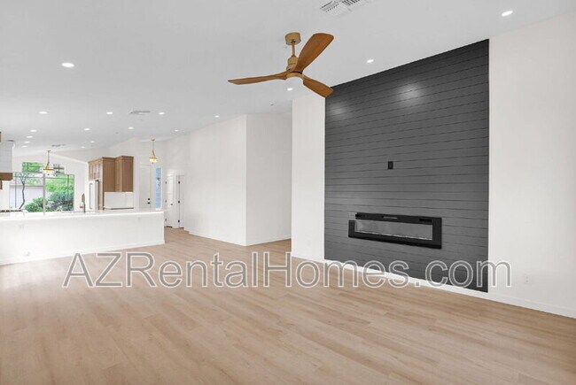 Building Photo - 10431 E Morning Star Dr