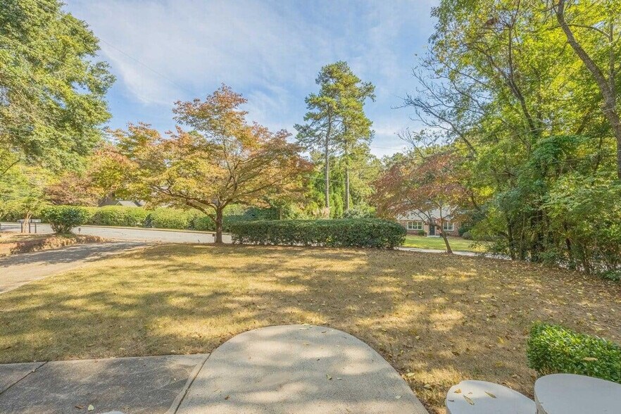 Building Photo - 840 Bobbin Mill Rd