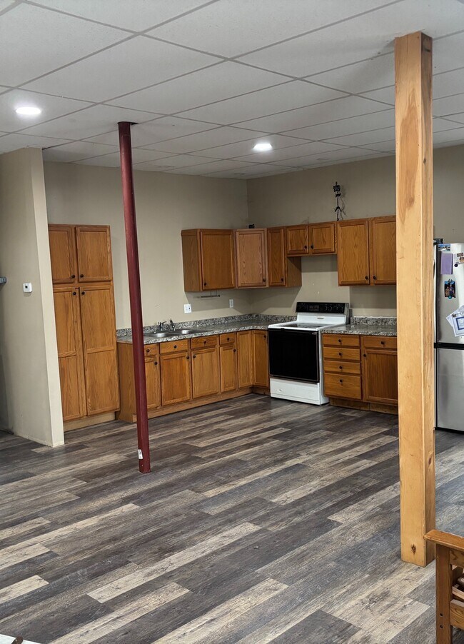 Building Photo - Hinckley Rd