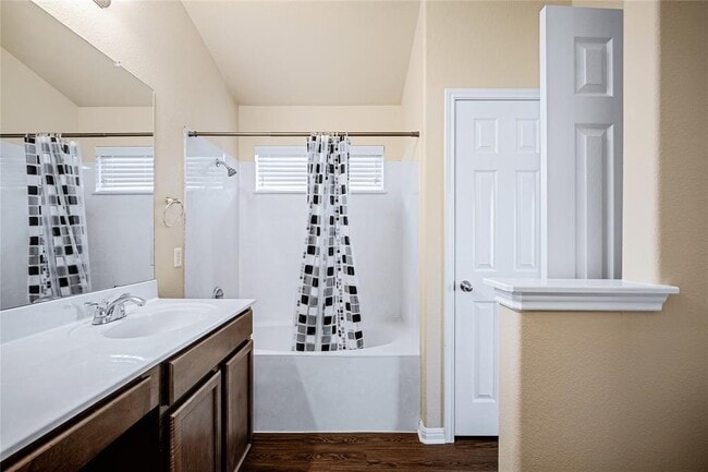 Building Photo - 320 Comal Run