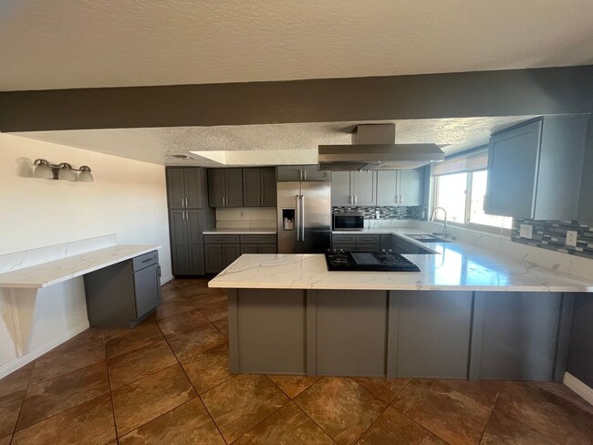 Building Photo - Beautiful Home available now