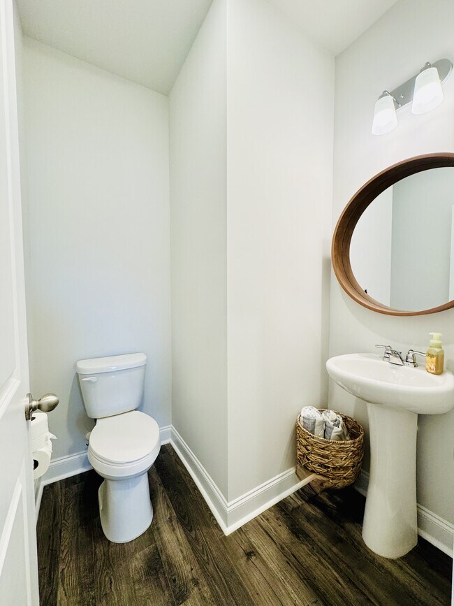 Building Photo - 2464 Campton Lp