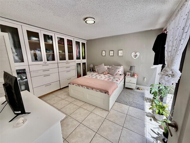 Building Photo - 8331 SW 157th Ave