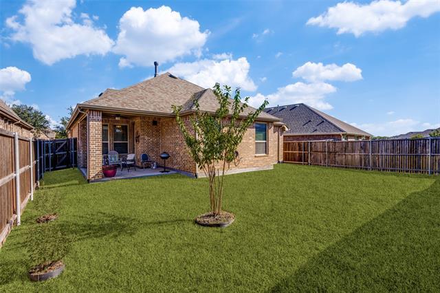 Building Photo - 2204 Yorktown Dr