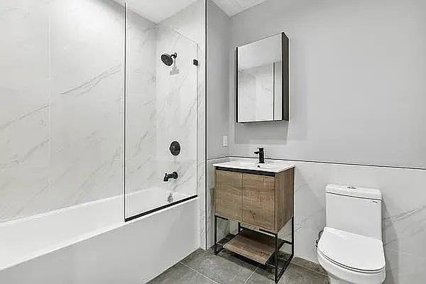 Building Photo - 2 bedroom in BRONX NY 10463