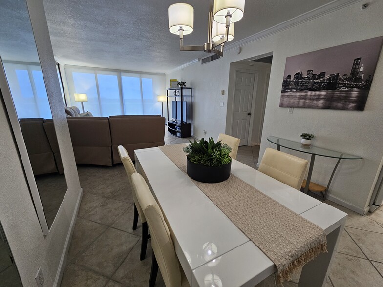 Building Photo - 2501 S Ocean Dr