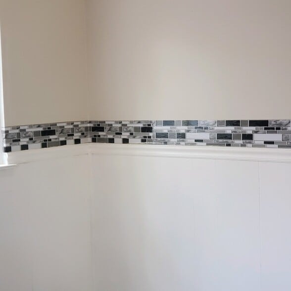 Building Photo - 682 Oswego Ave