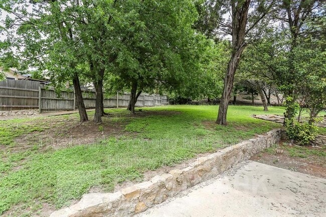 Building Photo - 1505 Spicewood Cir