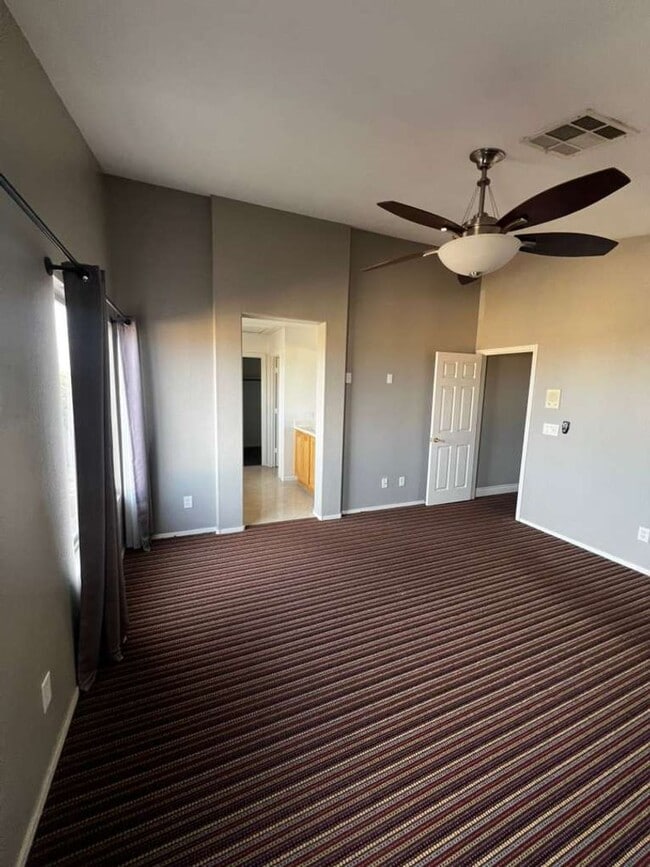 Building Photo - Must see 2 story 4 bed/3 bath home in the heart of SUMMERLIN