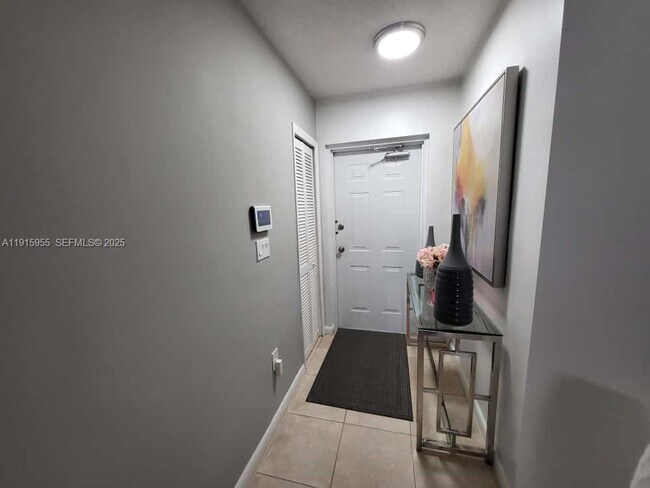 Building Photo - 3415 NE 9th Dr